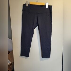 NEW Energetiks Stylish Black Womens Capris Leggings, Size 8-10 (28 to 30)